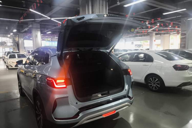 Used BYD Song PLUS New Energy 2023 Champion Edition DM-i 110KM Flagship PLUS Trunk