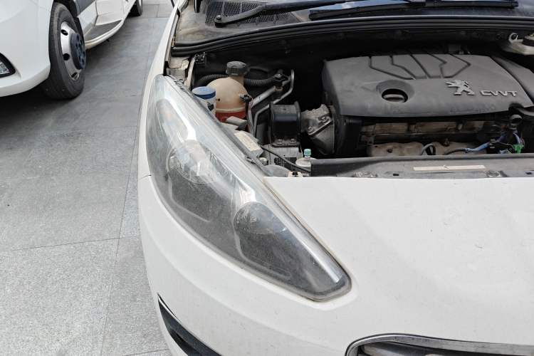 Used Peugeot 308 2013 1.6L Automatic YouShang Model Right Front Headlight