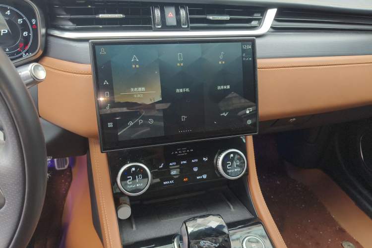 Used Jaguar XFL 2021 XFL 2.0T P250 All-Wheel-Drive Shimmering Black Sport Edition Audio And AC Panel