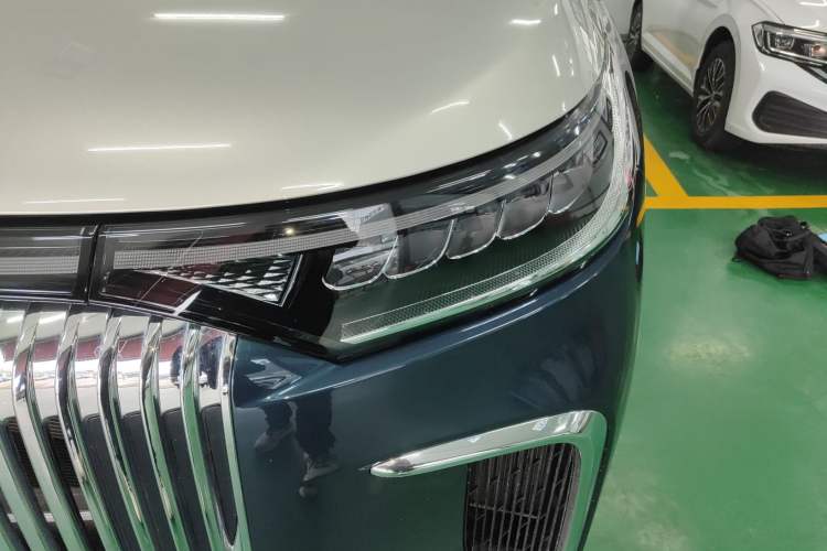 Used VOYAH Dream 2025 PHEV Four-Wheel-Drive Flagship Version – Qiankun Edition Left Front Headlight