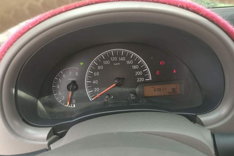 Used Nissan Sunny 2015 1.5XE Manual Comfort Edition Instrument Cluster