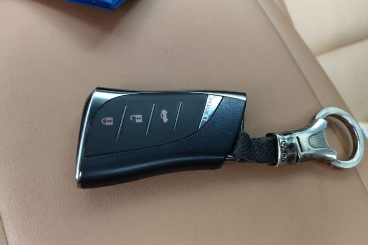 Used Lexus LS 2018 500h Excellence Edition China VI standard