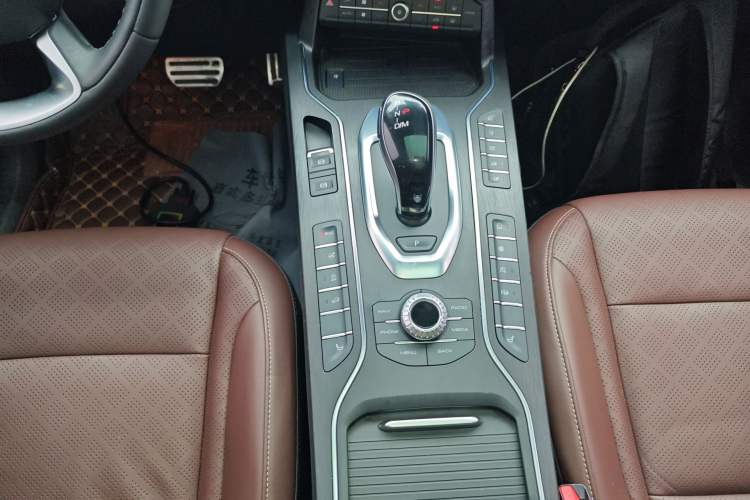 Used Wey VV6 2018 2.0T Four-Wheel Drive Flagship Version China V Standard Gear Lever