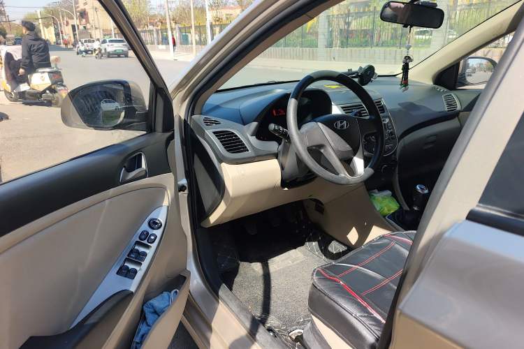 Used Hyundai Verna (older generation) 2014 1.4L Manual Smart GLS Trim
