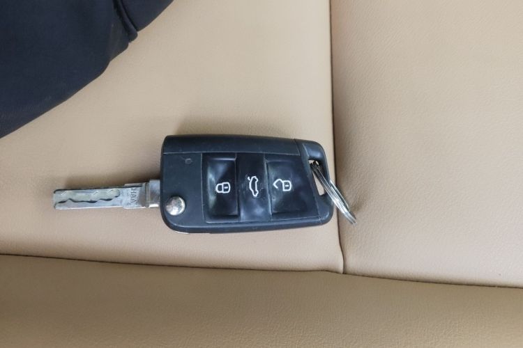 Used Skoda Octavia 2018 TSI230 DSG Comfort Edition Vehicle Key