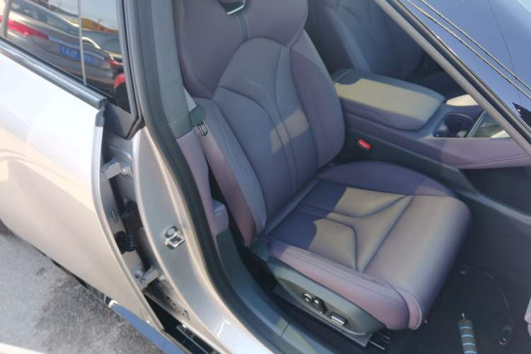 Used XPeng P7 2025 Model—750 All-Wheel-Drive High-Performance Ultra