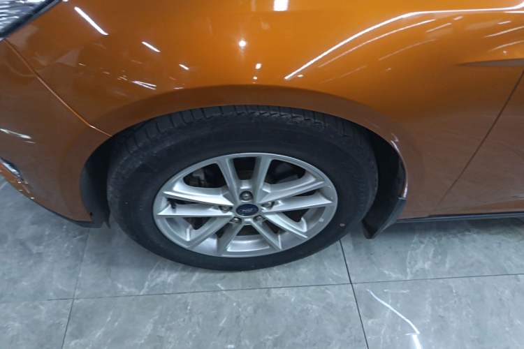 Used Ford Focus 2015 Hatchback 1.6L Automatic Fashion Edition Left Front Wheel Hub