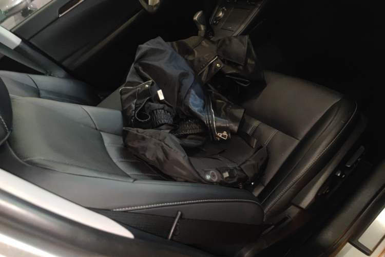 Used Lexus ES 2015 300h Luxury Edition
