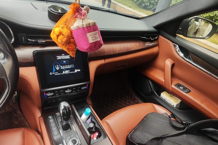 Used Maserati President 2015 3.0T Standard Model Audio And AC Panel