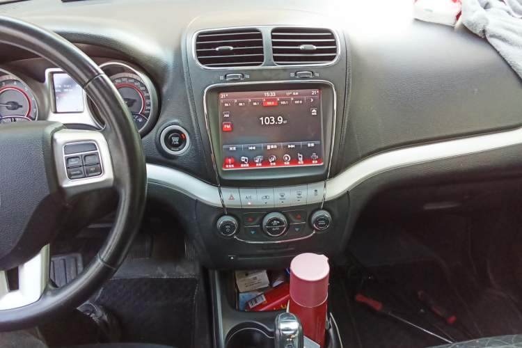 Used Dodge Journey 2013 2.4L Two-Wheel Drive Luxury Version