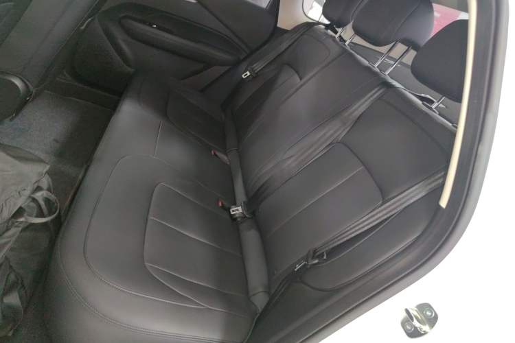 Used Wuling Xingguang 2024 Co-Creation Edition 510 Advanced Model Left Rear Seat