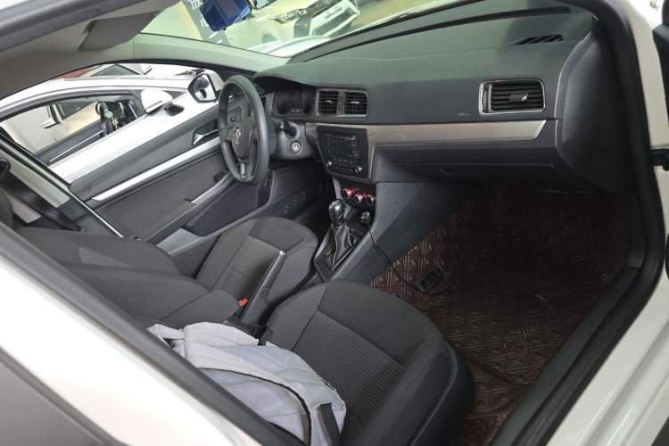 Used Volkswagen Lavida 2018 Classic 1.5L Automatic Fashion Edition China VI Standard