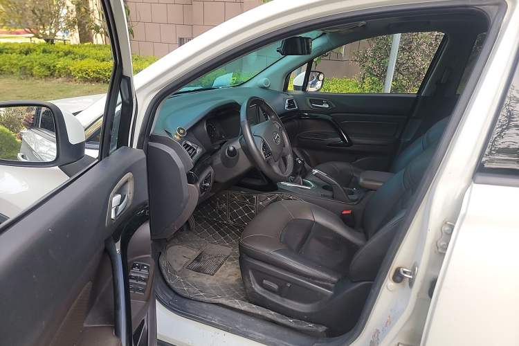 Used GAC Trumpchi GS4 2016 235T Manual Luxury Edition Driver Seat