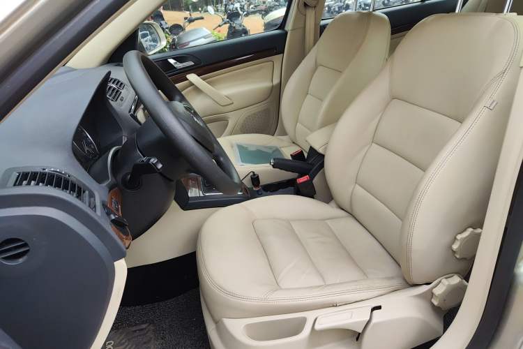 Used Skoda Octavia 2013 1.6L Automatic Yijun Edition Left Front Seat