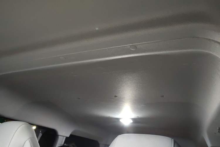 Used SAIC MAXUS Dana V1 2025 Low-Roof Multi-Function Version 42 kWh