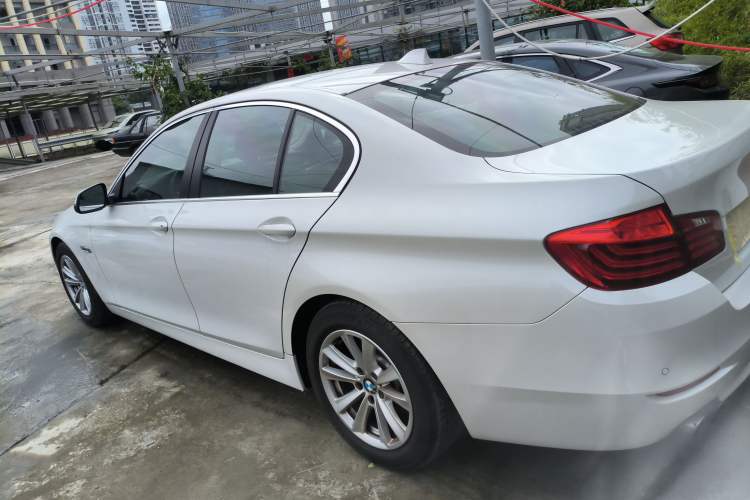 Used BMW 5 Series 2015 520i Elegant Edition
