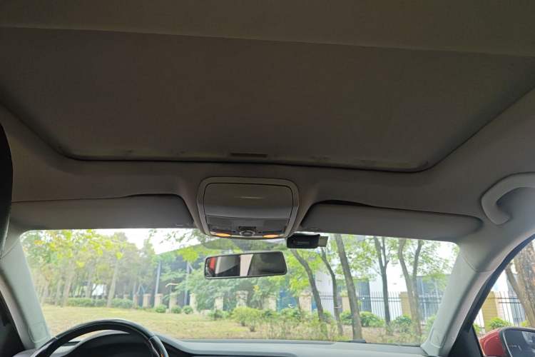 Used Volkswagen Sagitar 2012 1.6L Automatic Comfort Edition Headliner