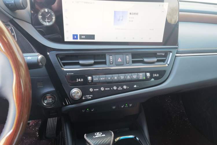 Used Lexus ES 2024 200 Premium Edition Audio And AC Panel