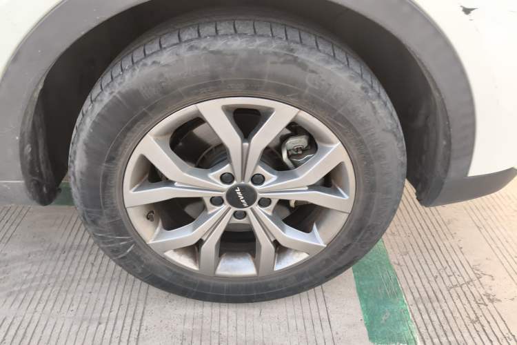 Used Haval H6 2021 National Trend Edition 1.5T Automatic Champion Version Right Front Wheel Hub