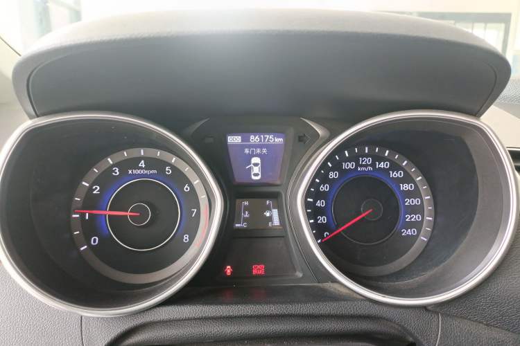 Used Hyundai Elantra (5th Generation / Langdong) 2015 1.6L Manual Leading Model
