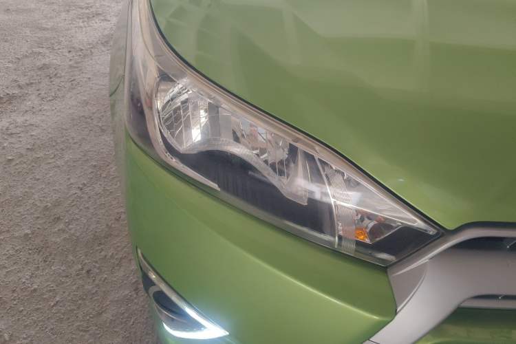 Used Toyota YARiS L Zhi Xuan 2015 1.5E Automatic Charm Edition Right Front Headlight