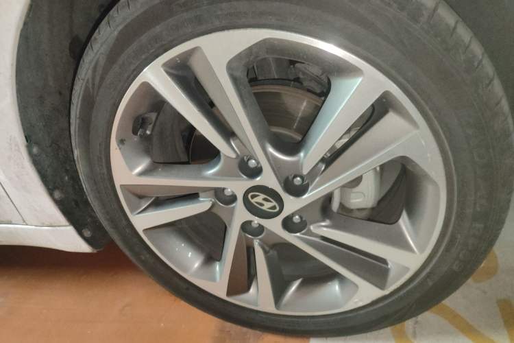 Used Hyundai Elantra (6th Generation / Lingdong) 2016 1.6L Automatic ZhiXuan – Elite Version Right Front Wheel Hub