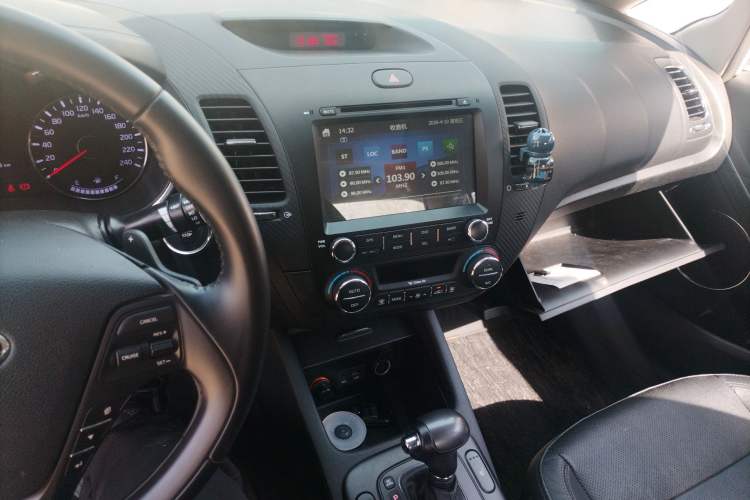 Used Kia K3 2013 1.6L Automatic Premium Audio And AC Panel