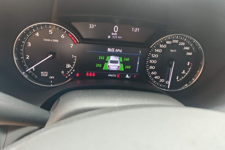 Used Cadillac CT4 2023 25T Fashion Edition Odometer Close Up