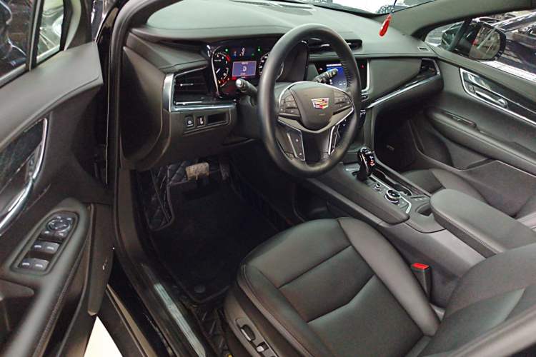 Used Cadillac XT5 2022 2.0T Two-Wheel Drive Luxury Version Driver Seat