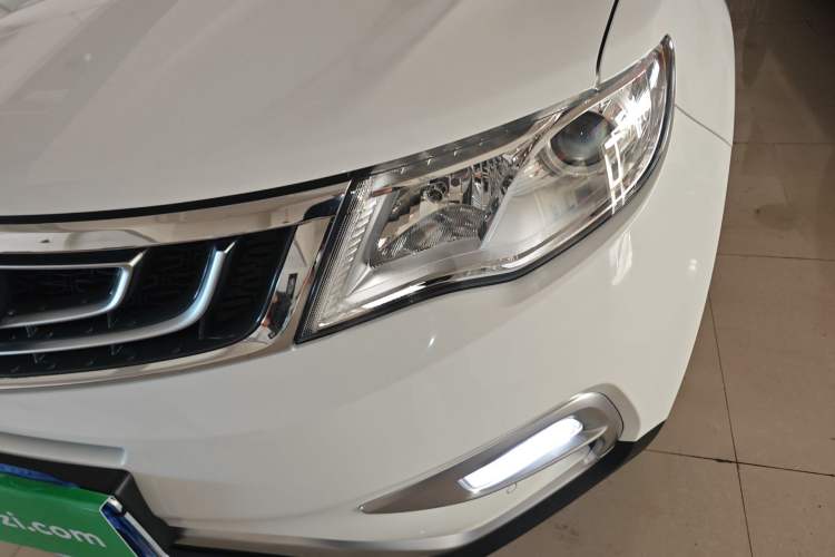 Used Geely Auto Emgrand X7 Sport 2016 2.0L Manual ZhiShang Version Left Front Headlight