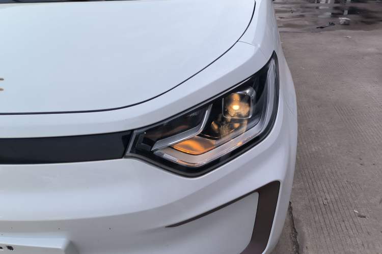 Used JAC Yiwei E10X 2024 Charming Edition 301km Lite
