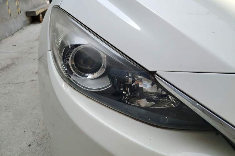 Used Mazda 3 Axela 2016 Sedan 1.5L Automatic Luxury Model Right Front Headlight