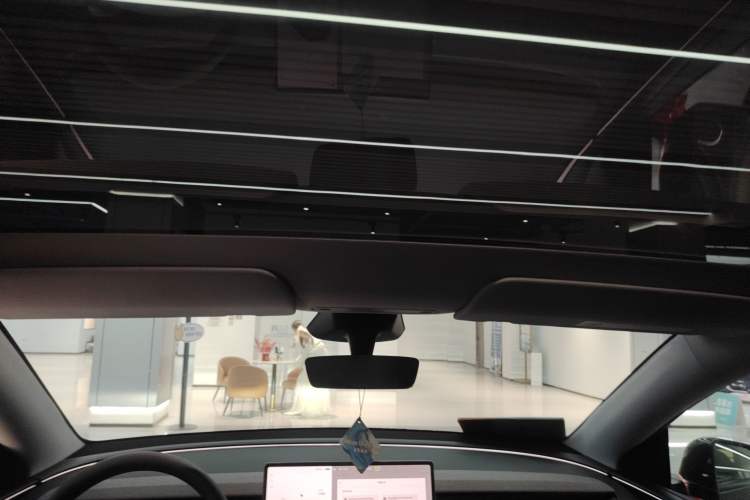 Used Tesla Model Y 2025 Rear-Wheel-Drive Version Headliner