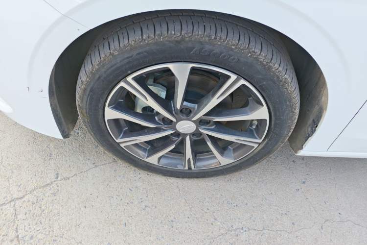 Used Geely Auto Emgrand 2025 4th Generation 1.5L CVT Luxury Version Left Front Wheel Hub