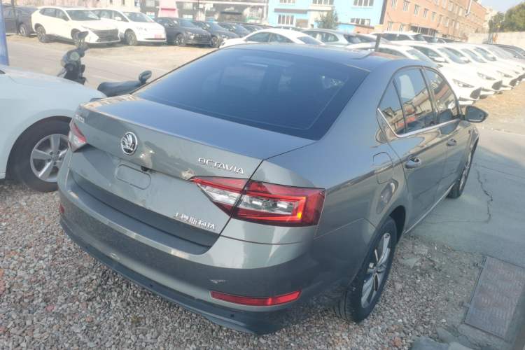 Used Skoda Octavia 2018 1.6L Automatic Comfort Edition