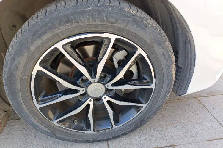 Used BYD Song MAX 2018 1.5T Automatic Smart Connect Elite Model with 6 Seats