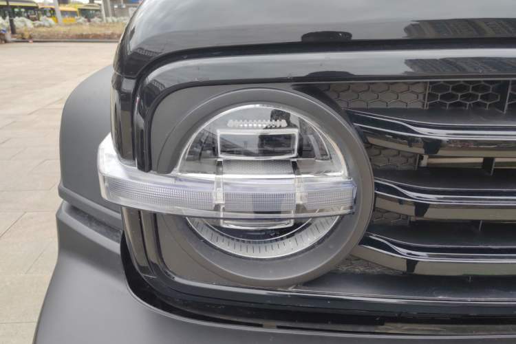 Used Tank 300 2025 2.0T Challenger Right Front Headlight