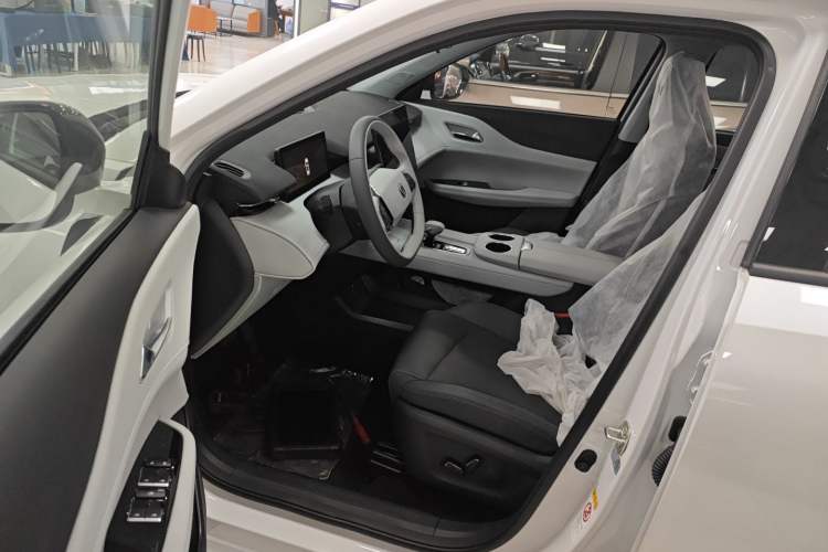 Used Changan UNI-Z New Energy 2025 Model, Smart New Blue Whale 125km Battleship+ Version
