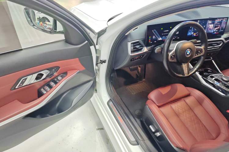 Used BMW i3 2022 eDrive 35 L
