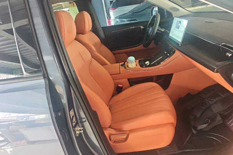 Used AION V 2024 Aion Tyrannosaurus 650 Smart Luxury Edition
