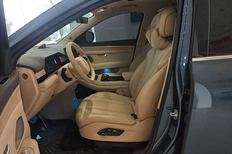 Used Hima AITO M7 2024 1.5T Intelligent Drive 4WD Ultra Version 5 Seats
