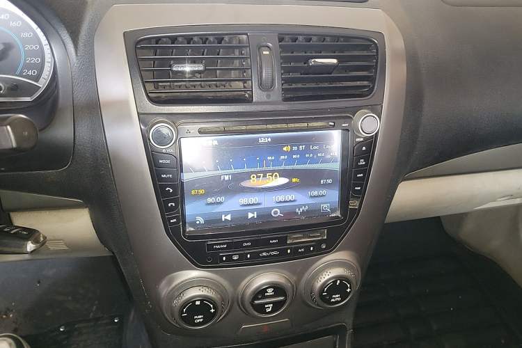 Used Bestune B50 2012 1.6L Manual Limited Edition Audio And AC Panel