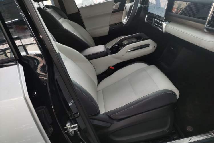 Used iCAR 03 2024 501km Two-Wheel Drive Long-Range Version Right Front Seat