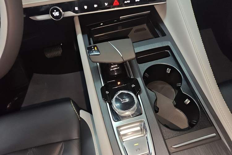 Used CHANGAN CS75 PLUS iDD 2023 ZhiDian iDD Smart Leading Model