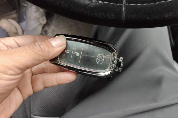 Used Toyota Highlander 2018 2.0T Two-Wheel Drive Luxury Edition 7 Seats China VI Standard