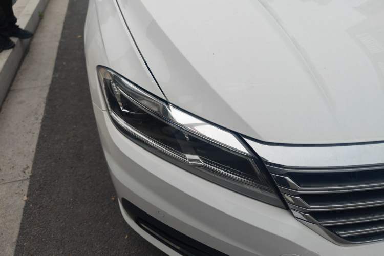 Used Volkswagen Lavida 2022 280TSI DSG Luxury Edition Right Front Headlight