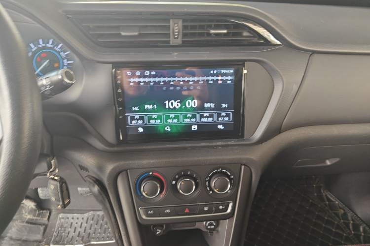 Used Chery Tiggo 3 2020 Million Global Edition 1.5L Manual Fashion Model Audio And AC Panel