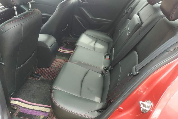 Used Mazda 3 Axela 2019 Cloud-Controlled Version Sedan 1.5L Automatic Comfort Trim China VI Standard Left Rear Seat