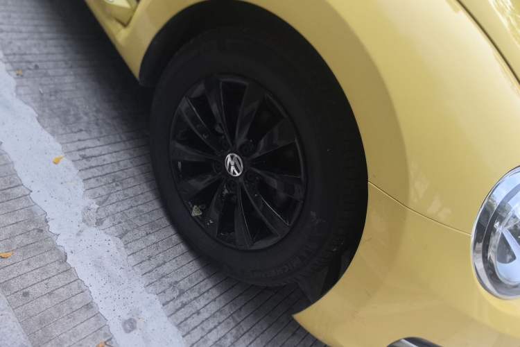 Used Volkswagen Beetle 2013 1.4TSI Fashion Edition Right Front Wheel Hub