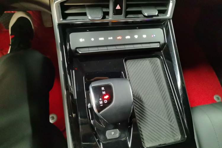 Used JETOUR Dashing 2025 1.5T DCT Luxury Edition
